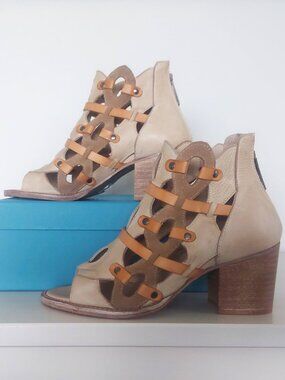 Veracruz Heeled Open Toe Shoe, Made In Spain - Size 37 (US 7) NWT